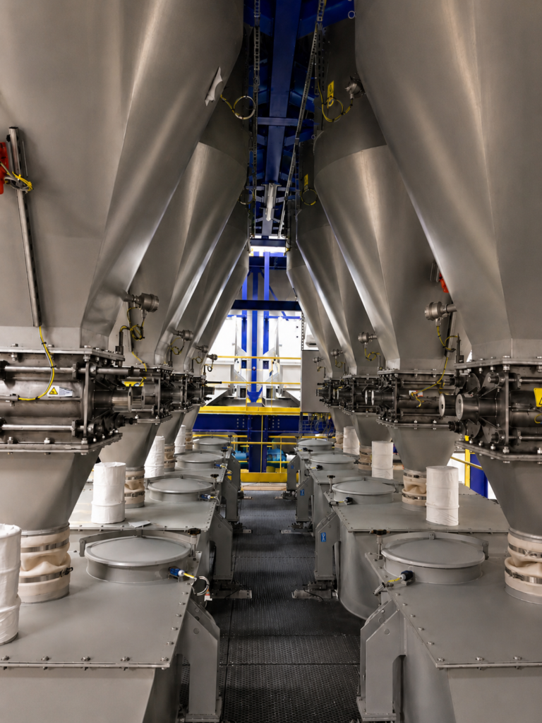 Multiple storage silos arranged for process feeding